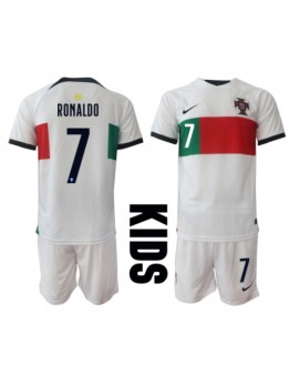Otroški Nogometna dresi replika Portugalska Cristiano Ronaldo #7 Gostujoči SP 2022 Kratek rokav (+ hlače)